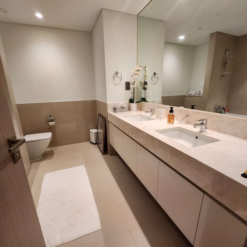Act One Towe bathroom